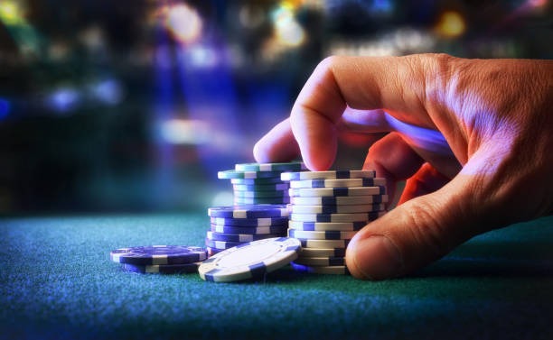 Live dealer and wheel at bbtn4d Roulette table